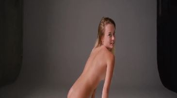 av三区在线-久久99精-成人AV