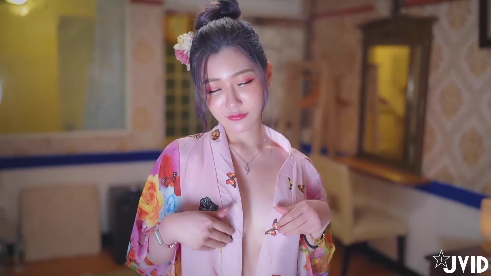 裸体美女白虎BB按摩视屏-xxx精品-成人AV