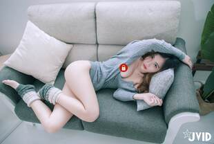 她掀开裙子趴下让客人玩屁股-av成人免费观看-成人AV